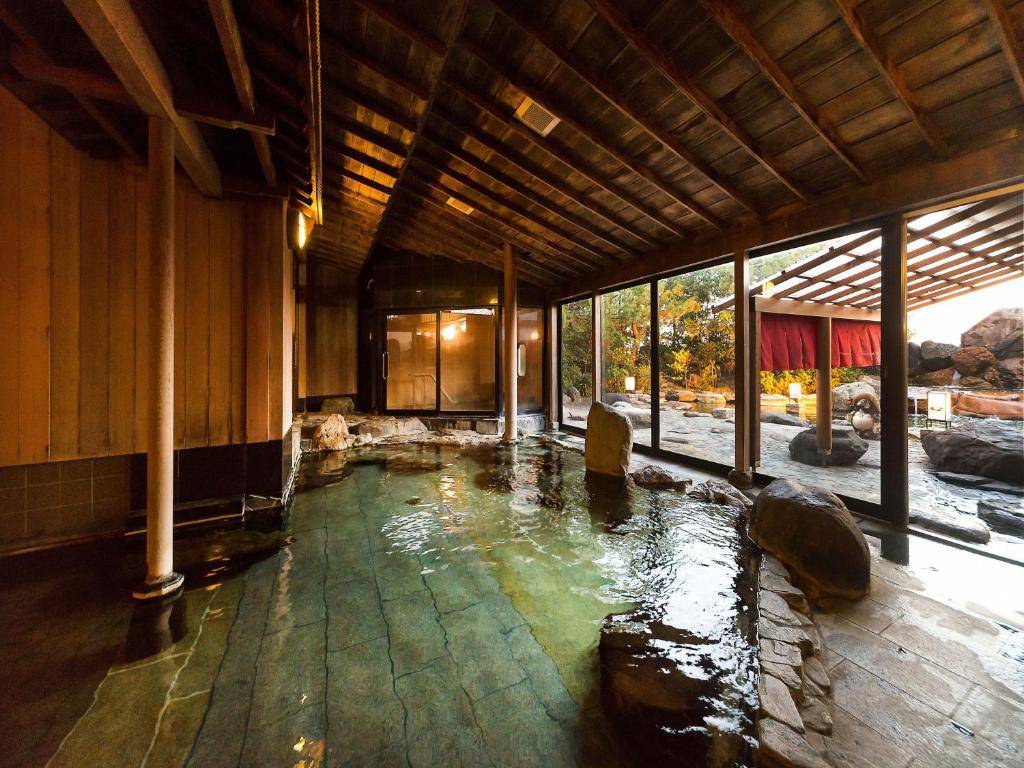 Awara Onsen hot spring Koubou Gurabaatei ryokan Fukui Awara 1