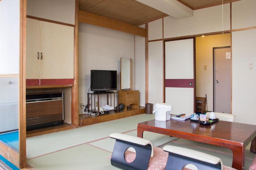 Lake Side Hotel Minatoya ryokan Fukushima Inawashiro 4