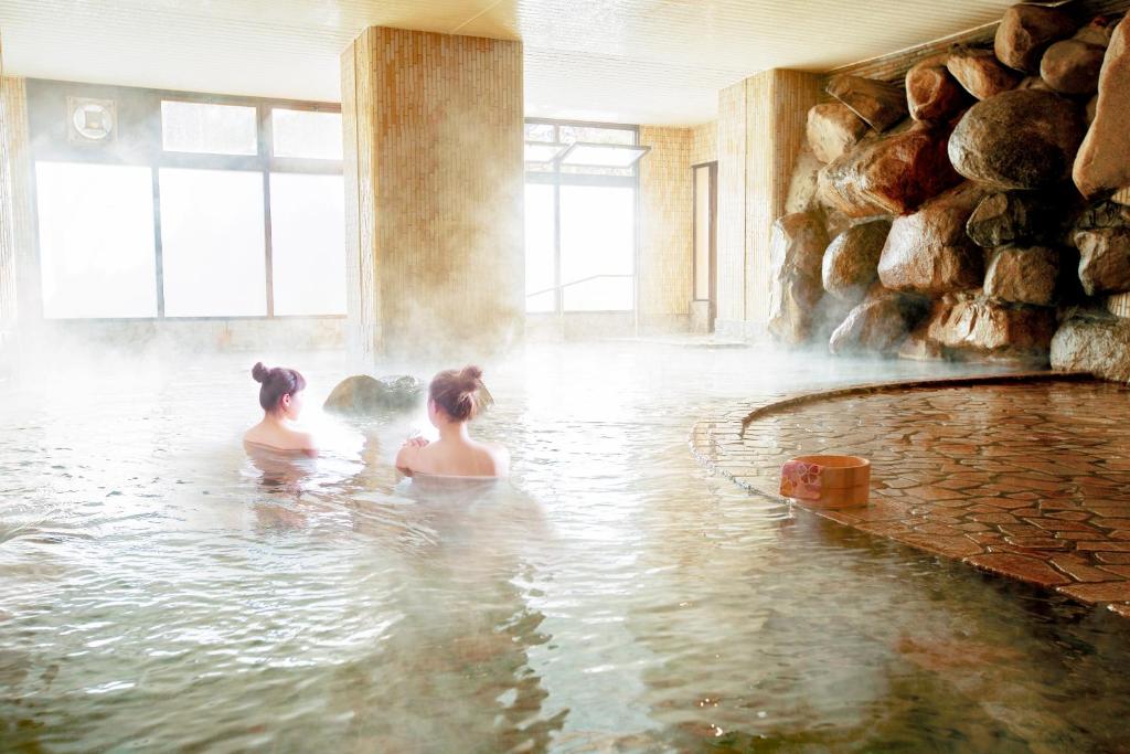 Ooedo Onsen Monogatari Hotel Shinko ryokan Yamanashi Fuefuki