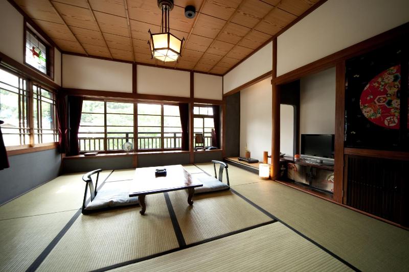 Hatago Kayausagi
