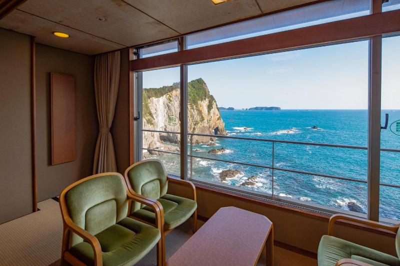 Hotel Urashima