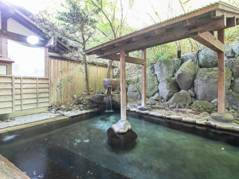 Yufuin Besso Shikisai Hotel