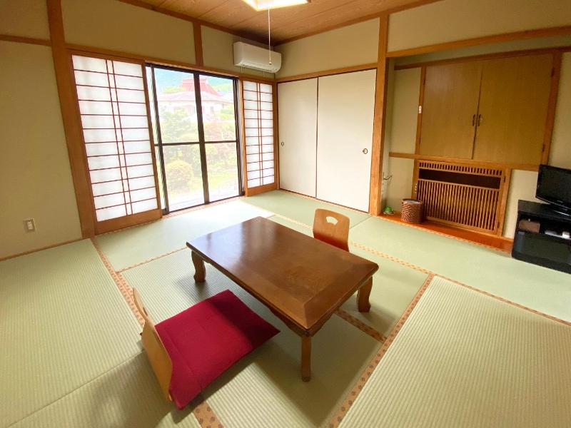 Yufuin Onsen Hasuwa Inn