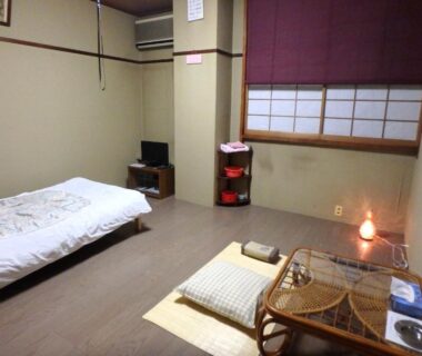 Low table and futon near shoji screen at Azuma no Yu, Nagano, Chūbu