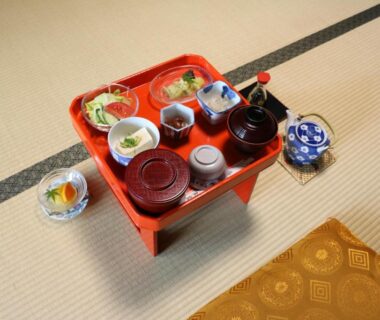 Lacquered meal tray with small dishes on tatami at Gyokuzoin, Nara