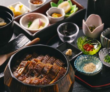 Rice bowl with grilled topping and assorted side dishes at Hakodate Kokusai Hotel in Hokkaidō