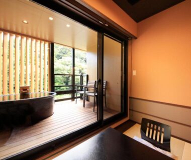 Tatami room with wooden soaking tub on balcony at Hakone Suimeisou, Kanagawa, Kantō, Japan