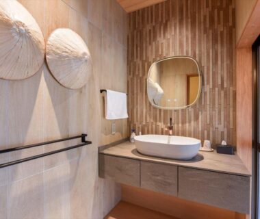 Minimal Japanese washbasin, round mirror and shoji door at Hanare Yado Yosizumi, Chūbu, Shizuoka, Japan