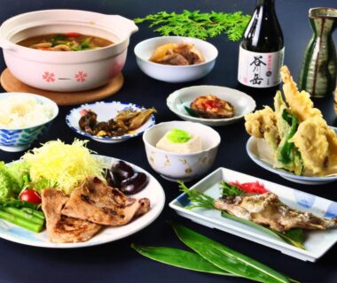 Assorted tempura and grilled fish meal at Hanasaku Onsen Yoshiyaso ryokan in Gunma