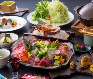 Assorted sashimi and small dishes served at Hanashinsui ryokan in Mie, Kansai