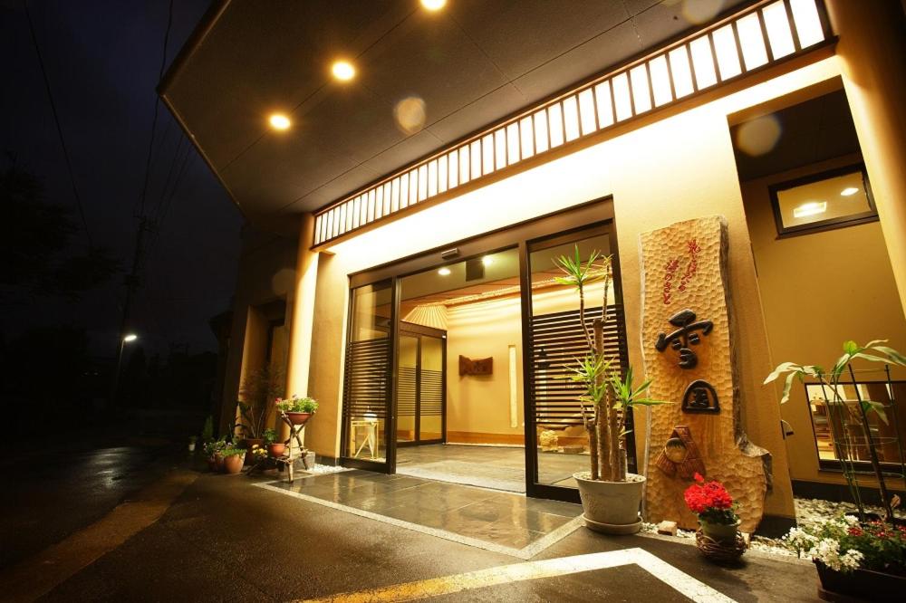 Hot-spring-inn-Snow-countryyukiguni Hot spring inn Snow country(yukiguni)