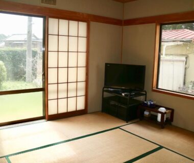 Tatami room with shoji screens and TV, Hotel New Otani, Chiba, Kantō