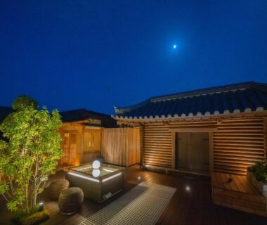 Wooden rooftop terrace with lanterns and small soaking tub, Hotel New Wakasa, Nara