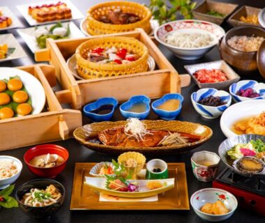Variety of small Japanese dishes and lacquerware at Ito Kowakien, Shizuoka, Chūbu region