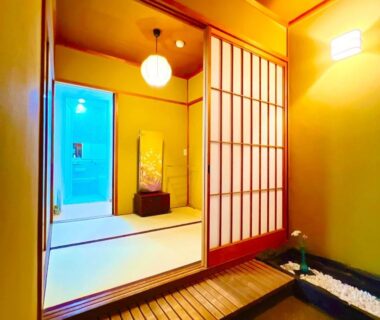 Tatami room entry with shoji screens, wooden step and alcove at Morigen in Kyoto