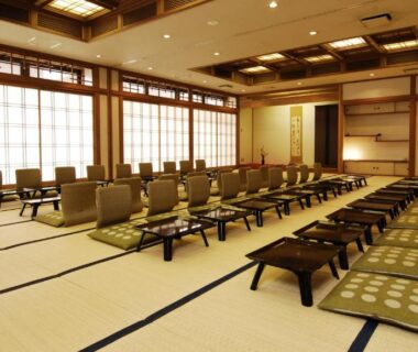 Spacious tatami banquet with low tables and zaisu seating at Kasugai View Hotel in Yamanashi, Chūbu, Japan