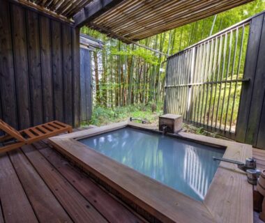 Enclosed wooden outdoor bath with bamboo fence at Kinnotake Sengokuhara Kanagawa, Kantō, Japan