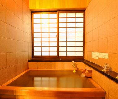 Indoor wooden bath with shoji screen at Koshi no yado Takashimaya, Niigata, Chūbu Japan