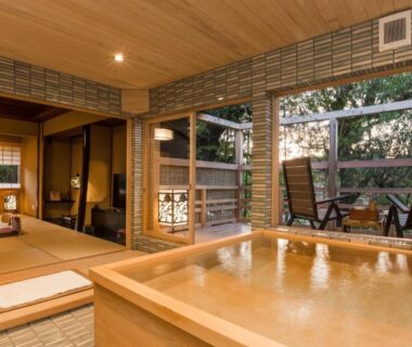 Wooden soaking tub and tatami room at Nanzenji Ryokan Yachiyo, Kyoto
