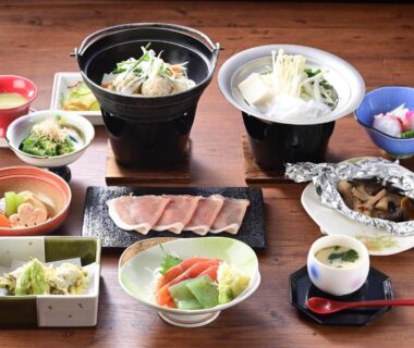 Assorted small dishes and hot pots at Mimatsukan, Gunma, Kantō
