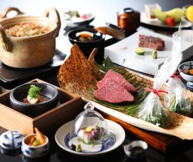 Assorted small Japanese dishes and hot pot at Nakanobo Zuien, Hyōgo, Japan