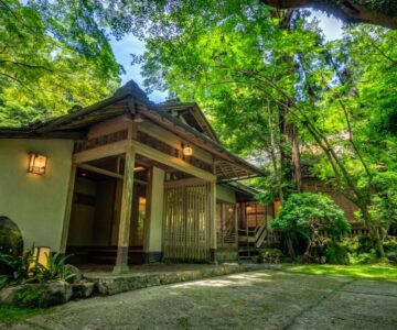 Nara Kasugaokuyama Tsukihitei