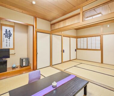 Tatami room with low table, shoji screens and tokonoma at Oyado Yumechidori, Saga Kyushu