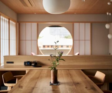 Ryokan Asukasou at the entrancne of Nara park