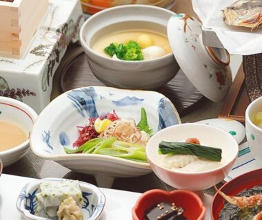 Assorted small bowls of traditional Japanese dishes served at Seizan Yamato in Shizuoka