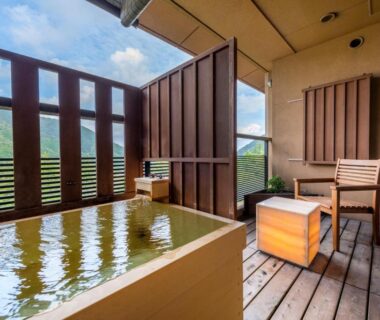 Wooden balcony soaking tub with chairs at Setsugetsuka in Kanagawa, Kantō region