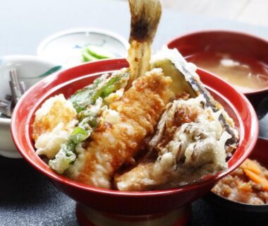 Tempura rice bowl with miso soup and side dishes at Shinyu Onsen Kurikomaso, Miyagi