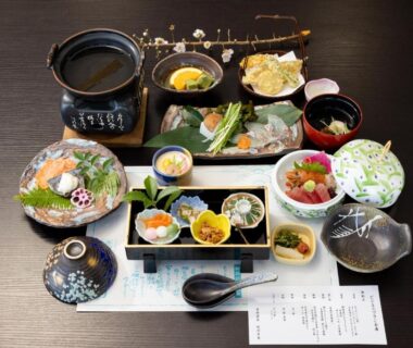Multi-course Japanese meal set at Shirahama Onsen Kisyu Hanto, Wakayama