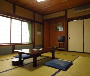 Traditional tatami room with low table and shoji screens at Shitanda, Gifu, Chūbu, Japan