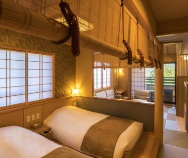 Low twin beds on tatami with shoji screens at Suiun in Kanagawa, Kantō Japan
