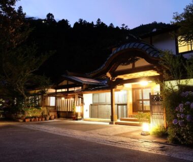 Temple Lodging Shukubo Kakurinbo