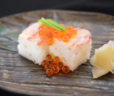 Pressed sushi topped with salmon roe served at Tokachigawa Moor Onsen Seijyakubow Hokkaidō Japan