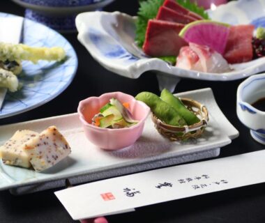 Sashimi, tempura and small appetizer dishes at Toyofuku in Hyōgo, Kansai, Japan
