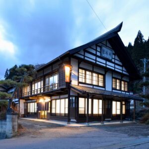 Yadoya Shiroganeya Limited to one group per day (2 to 8 people) Fully booked traditional building inn Traditional culture experience