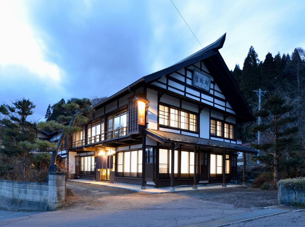 Yadoya-Shiroganeya-Limited-to-one-group-per-day-2-to-8-people-Fully-booked-traditional-building-inn-Traditional-culture-experience Yadoya Shiroganeya Limited to one group per day (2 to 8 people) Fully booked traditional building inn Traditional culture experience