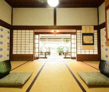Tatami room with zaisu chairs and shoji, Koyasan Shukubo Komyoin, Wakayama